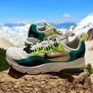 Nike Air Max White and Green Sneakers